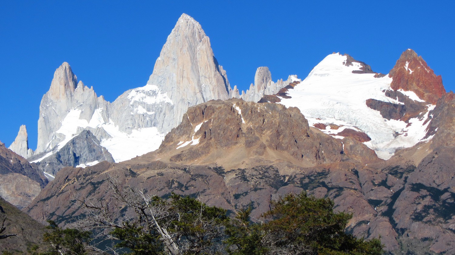 North face of Cerro Fitz Roy from the ascent to Loma del Diablo